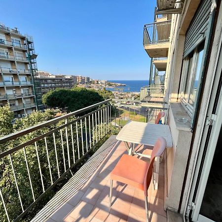 Sea View Holiday Apartment Катания Екстериор снимка