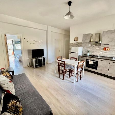 Sea View Holiday Apartment Катания Екстериор снимка