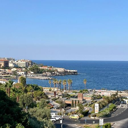 Sea View Holiday Apartment Катания Екстериор снимка
