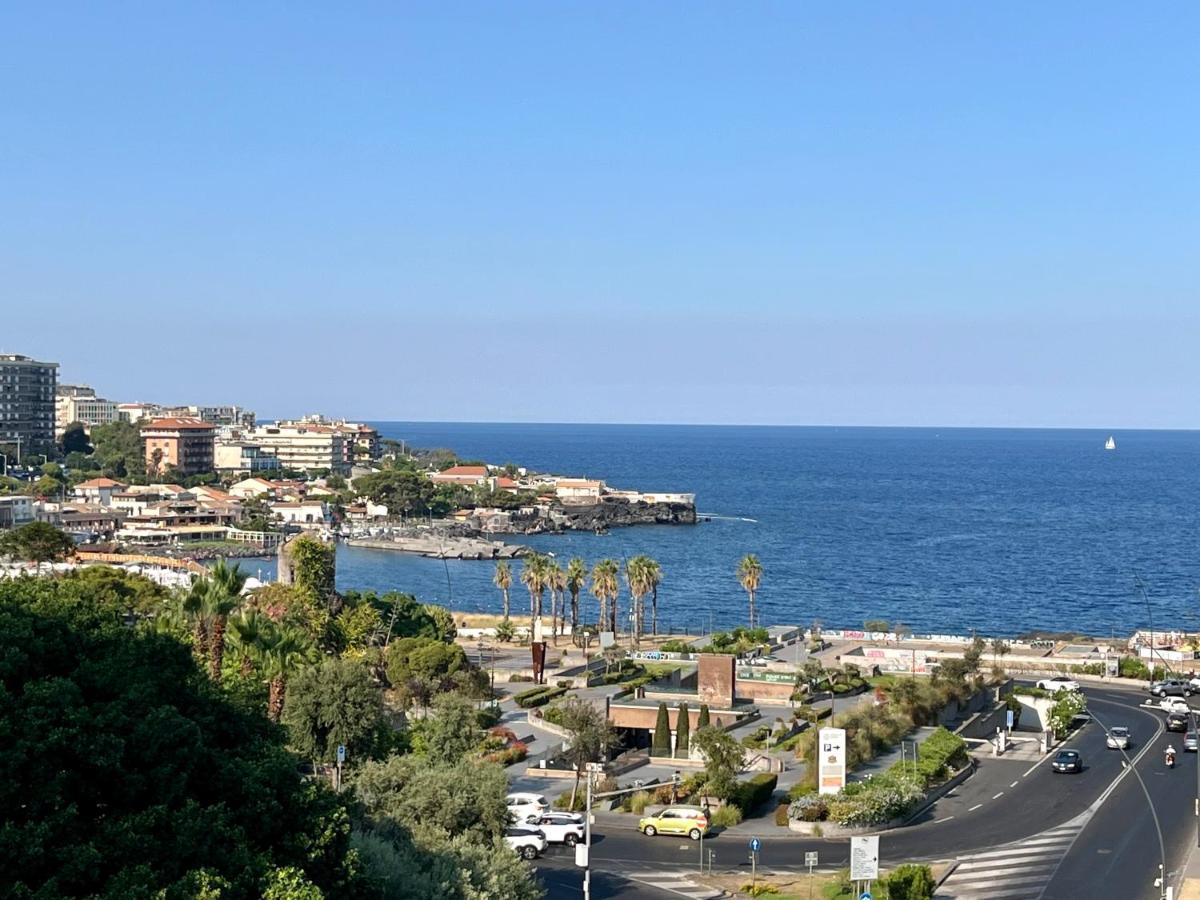 Sea View Holiday Apartment Катания Екстериор снимка